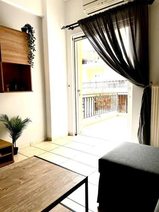 Modern Condo With Garage Near The Square And Beach Egio Exterior foto